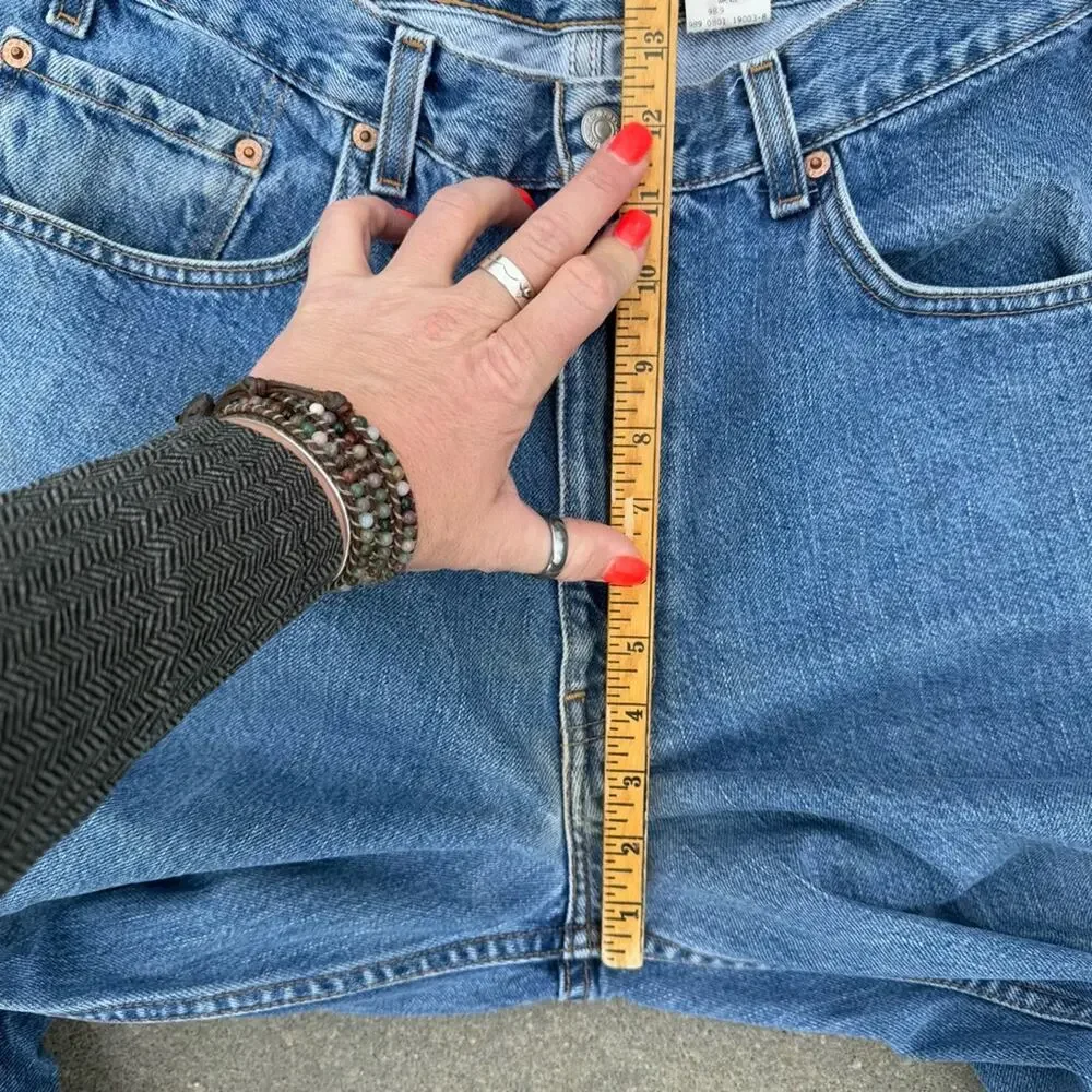 Vintage Y2K Levi's 550 Relaxed Fit Men's Blue Dad Denim Jeans 38x34